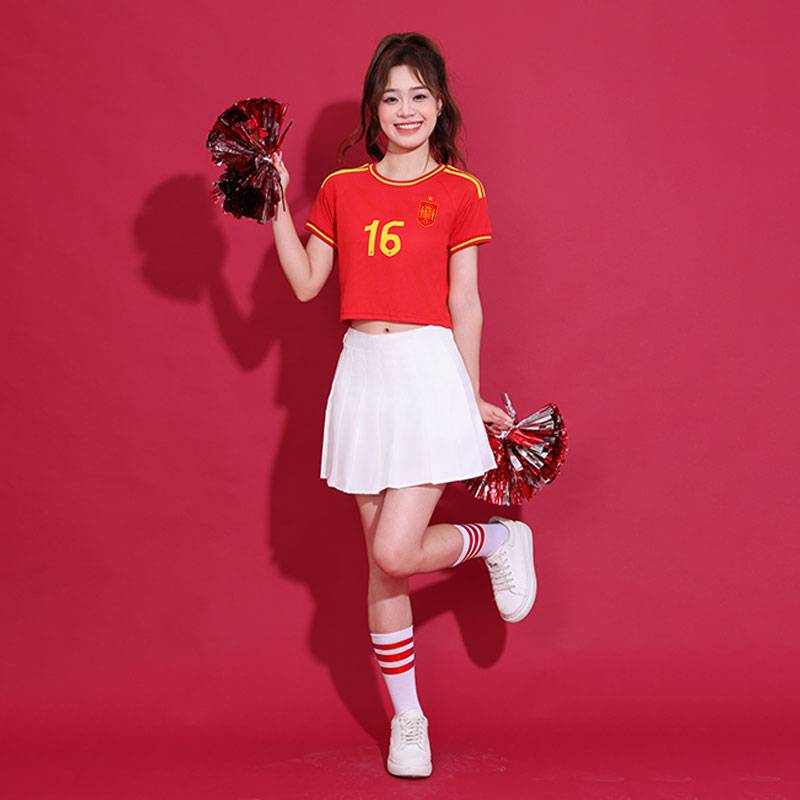 3303 Spaniards red shirts + white skirts + red edge socks + a latte